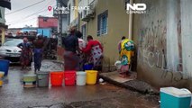 A Mayotte, la pioggia ha ricominciato a cadere, gli abitanti sono stati disperatamente a corto d'acqua.