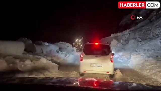 Ayder Yaylası'na Çığ Düştü, Trafik 1 Saat Aksadı