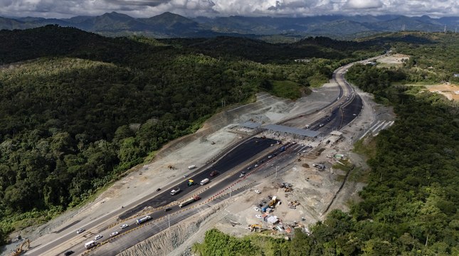Construcción del peaje en el kilómetro 32 de la Autopista Duarte tiene avance de 85 por ciento