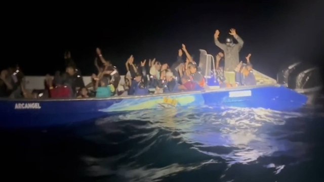 VIDEO | Así fue el rescate de 44 migrantes irregulares en el golfo de Urabá que iban hacia Centroamérica