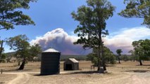 Firefighters battle to contain bushfire in Grampains National Park, Victoria