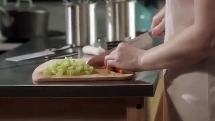 Psycho Roommate: Horror & Tech Trends 😱