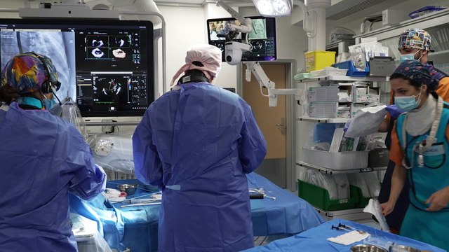 Un abordaje pionero en España facilita una intervención cardiaca en el Ramón y Cajal
