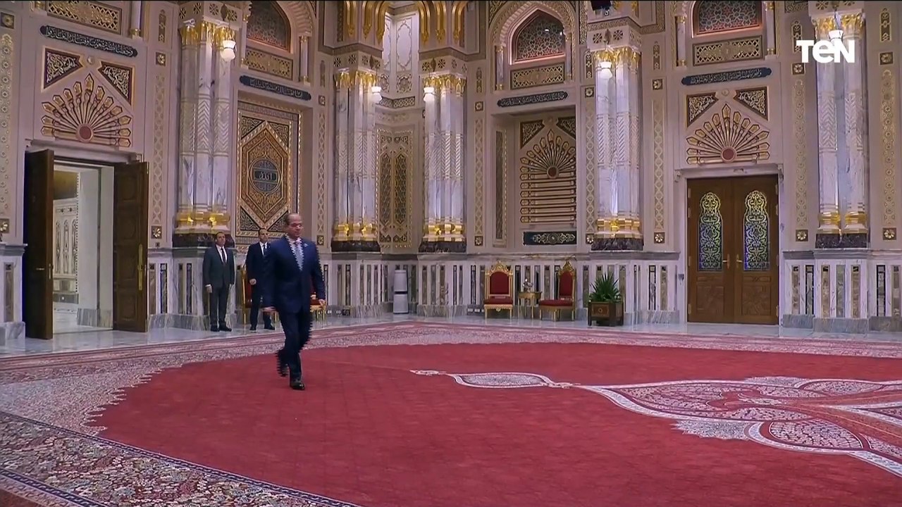 الرئيس السيسي يستقبل القادة المشاركين في قمة مجموعة الدول الثماني النامية للتعاون الاقتصادي