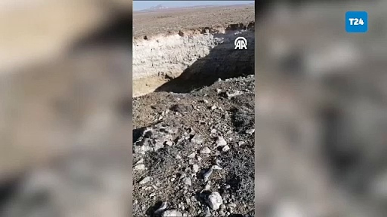 Konya'da 13 metre derinliğinde, 15 metre çapında obruk oluştu