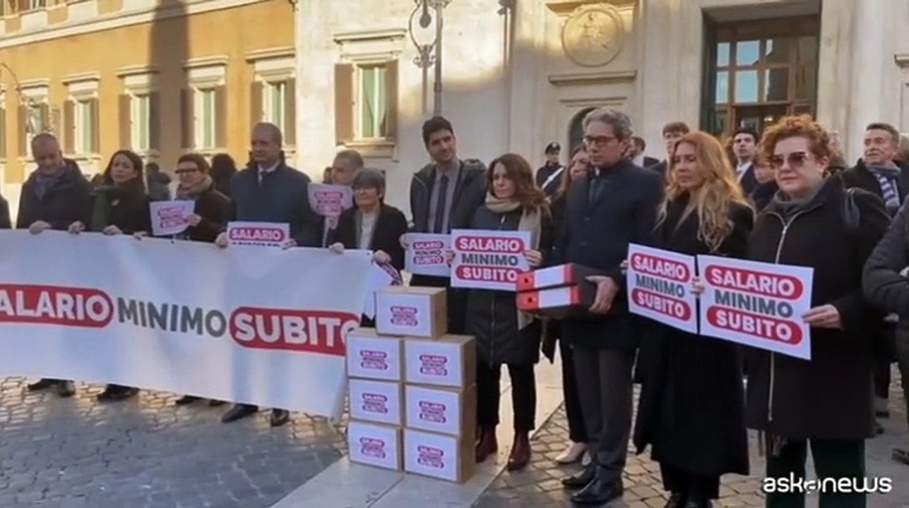 Salario minimo, parlamentari di Pd, M5s, Avs consegnano firme per pdl