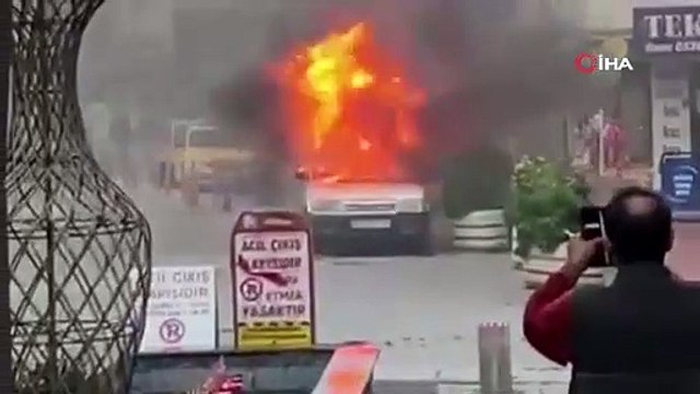 Mahallenin ortasında büyük panik! Tofaş alev alev yandı!