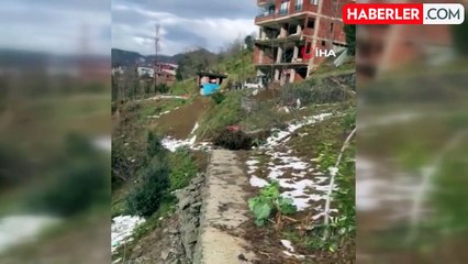 Rize'de Heyelan Sonucu Taş Duvar Yıkıldı