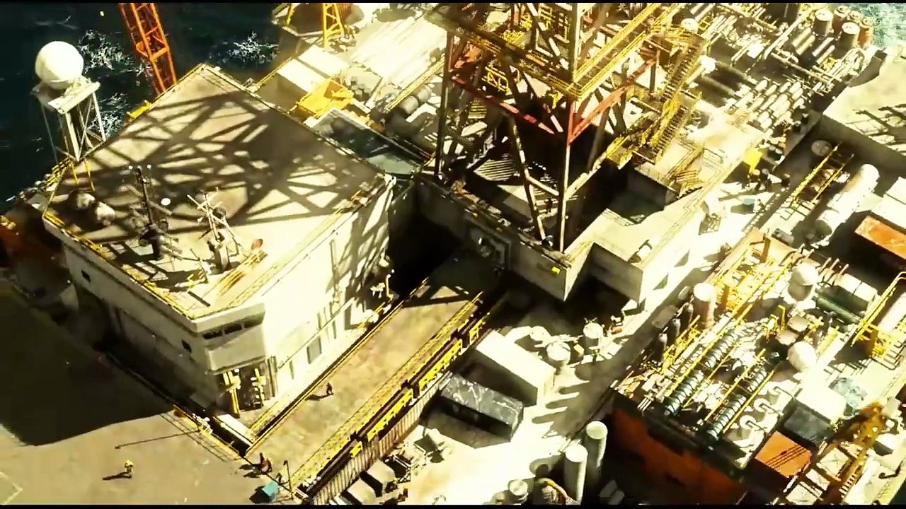 وحوش معدلة وراثيا بتتغذى على البترول بتخرج من البحر تنتقم من البشر ملخص فيلم sector 7