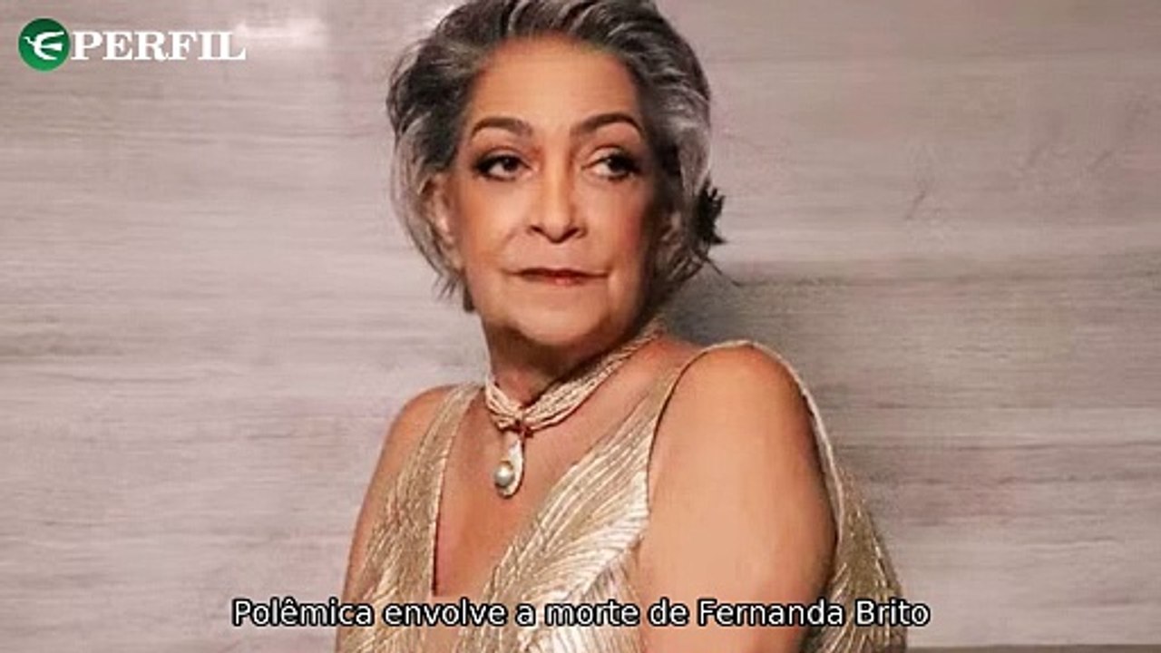 "Escândalos no mundo dos famosos: denúncia de racismo, prêmio inusitado e decisão drástica no velório"