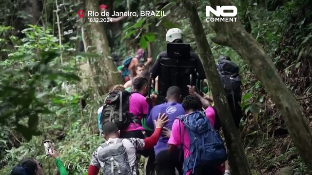Brasile, i volontari e persone con disabilità motorie scalano Pedra da Gavea a Rio de Janeiro