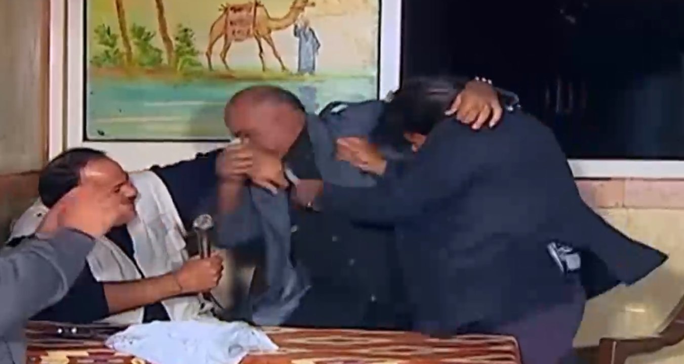 عمله مقلب فى الراجل وفهموه انه بيتعالج بالمزيكا...