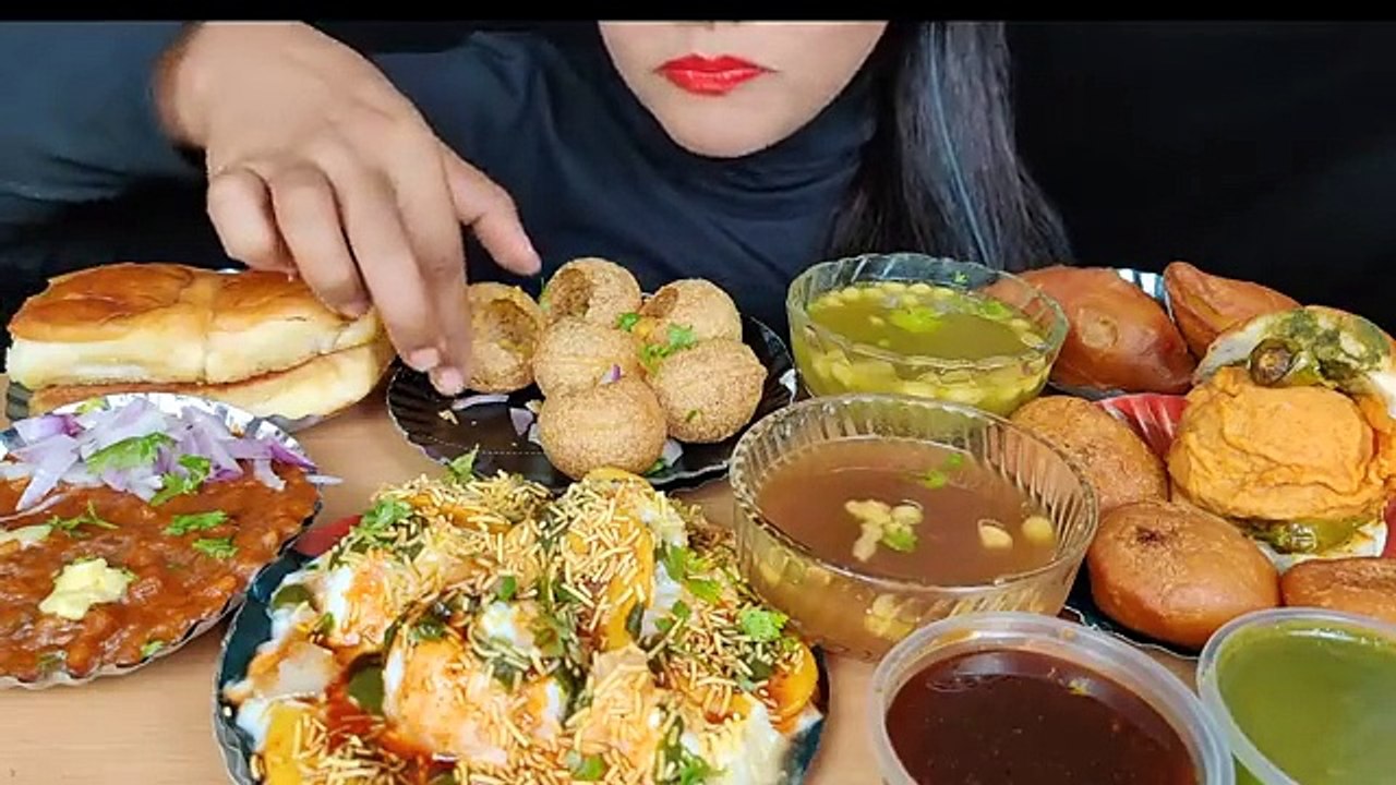 ASMR_EATING STREET FOOD PANI PURI,DAHI BALLA PA...