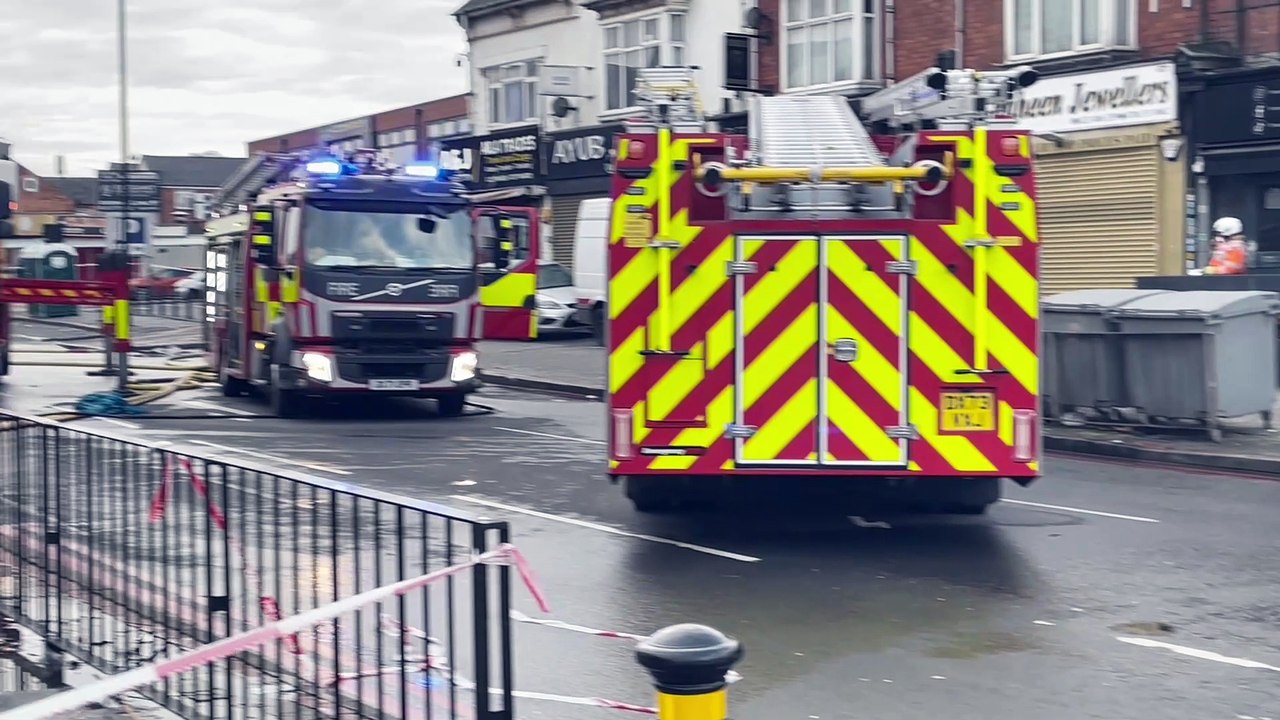 Fire crews at scene of fire in Birmingham - video Dailymotion