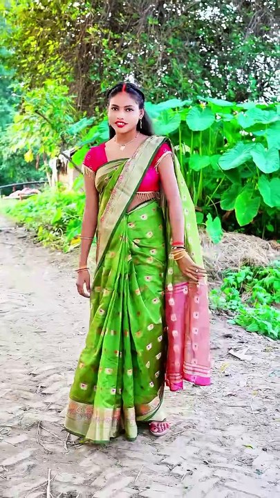 झुलनिया के गुजवा टूटल ए राजा  #Ytshorts #sonurajbhar #firangi #archana #Grapes Comedy #bhojpurisong