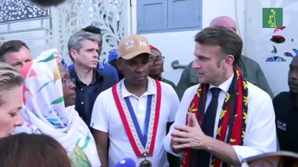 El presidente francés promete “reconstruir” el territorio de Mayotte devastado por un ciclón