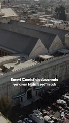Şam'da Emevi Camisi'nin duvarındaki ismi çekiçle kazındı