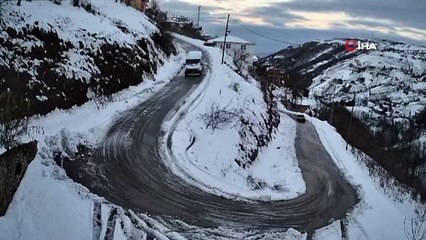 Trabzon'da virajı alamayan kamyon uçuruma yuvarlandı! 1 ölü, 1 yaralı