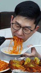 Follow for more ASMR videos🌮🍟 Credits: @hws_2045 #mukbang #asmr #fastfood #asmreating