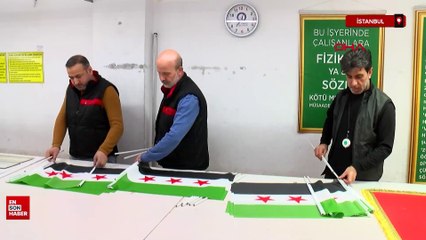 Suriye'nin yeni bayrağı Türkiye'de de üretiliyor