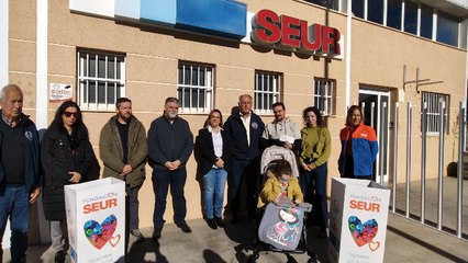 Entrega cheque a la familia de Emma. Radio Villena SER