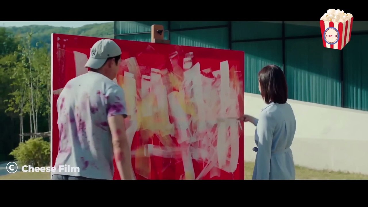 A famous painter falls for the artist who stole her painting, only to find he's her long-lost lover