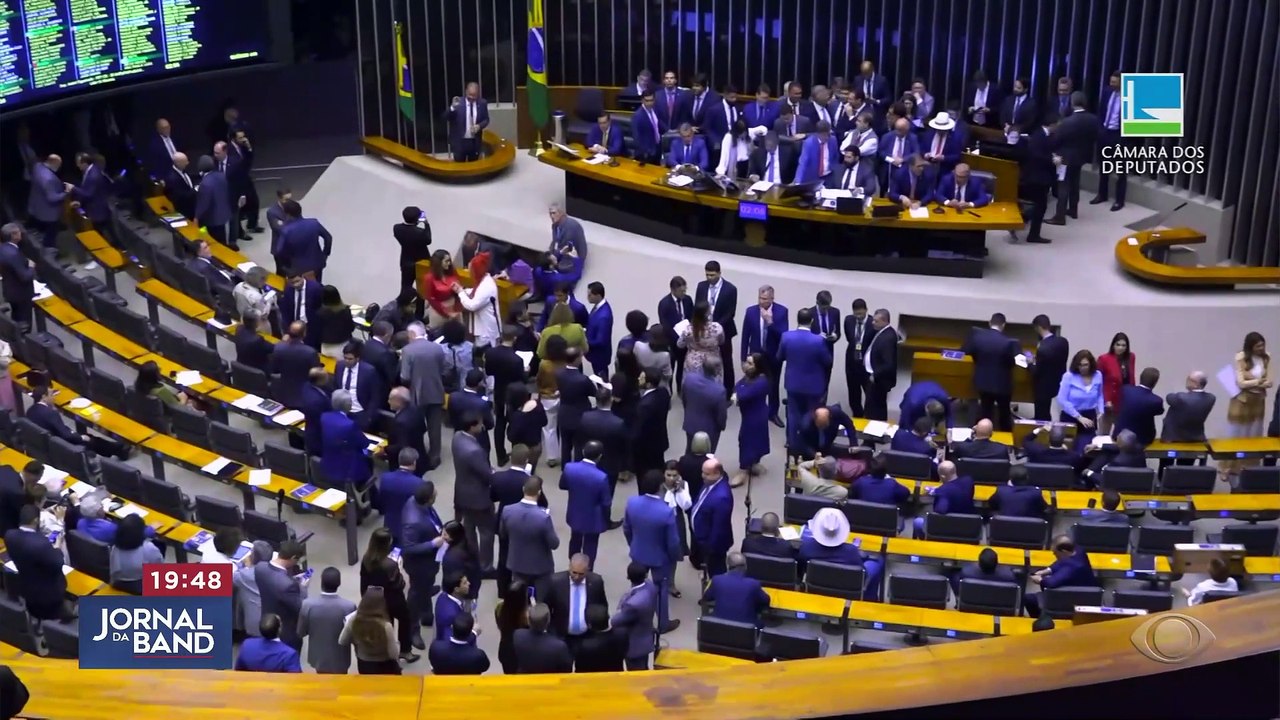 Câmara aprova PEC do pacote de gastos do governo