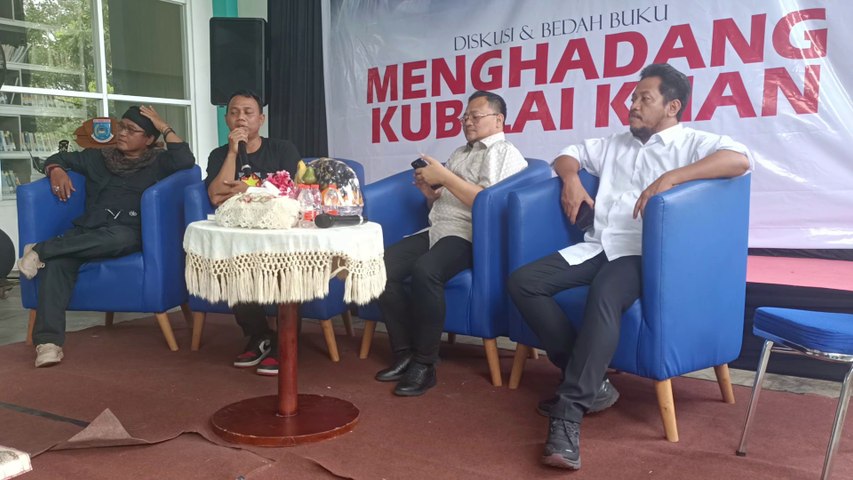 Diskusi Dan Bedah Buku "Menghadang KUBILAI KHAN"