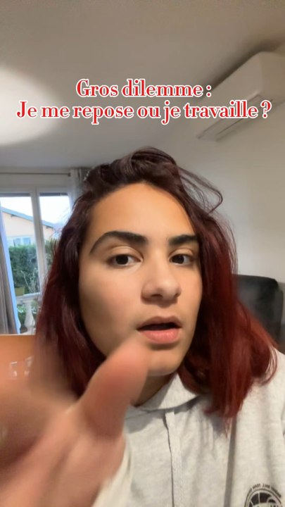 J’ai trop besoins de me reposer, mais j’ai trop de trucs à faire ! 😩 Et les cadeaux de Noël !!! 😅😅