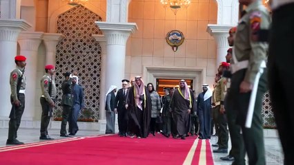 النائب الأول لرئيس الوزراء استعرض مع وزير الدفاع الإيطالي