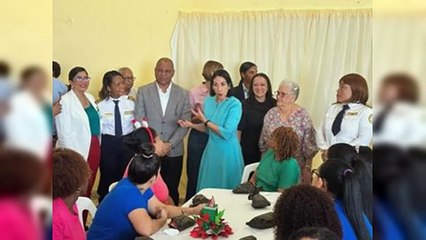 Raquel Arbaje celebra otra Navidad con reclusas de Najayo