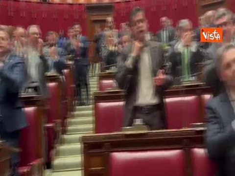 Open Arms, in Aula Matteo, Matteo , applausi tra i banchi della Camera dopo l'assoluzione di Salvini