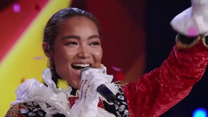 Crystal Kay performing “Mayonaka no Door ~ Stay With Me”