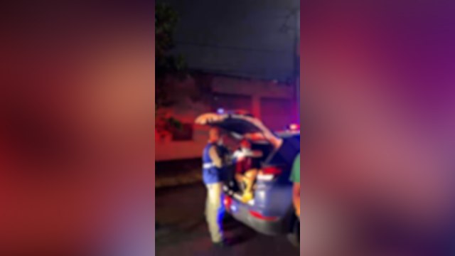 Homem que foi abordado por populares após furtar fios é atendido pelo Siate