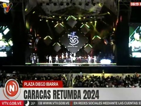 Caraqueños disfrutan en familia con concierto “Caracas Retumba” en las Navidades 2024