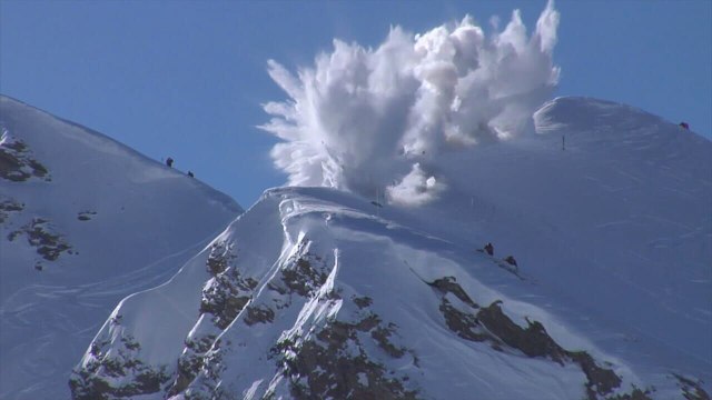 Titans mécanic : engins XXL dans les Alpes