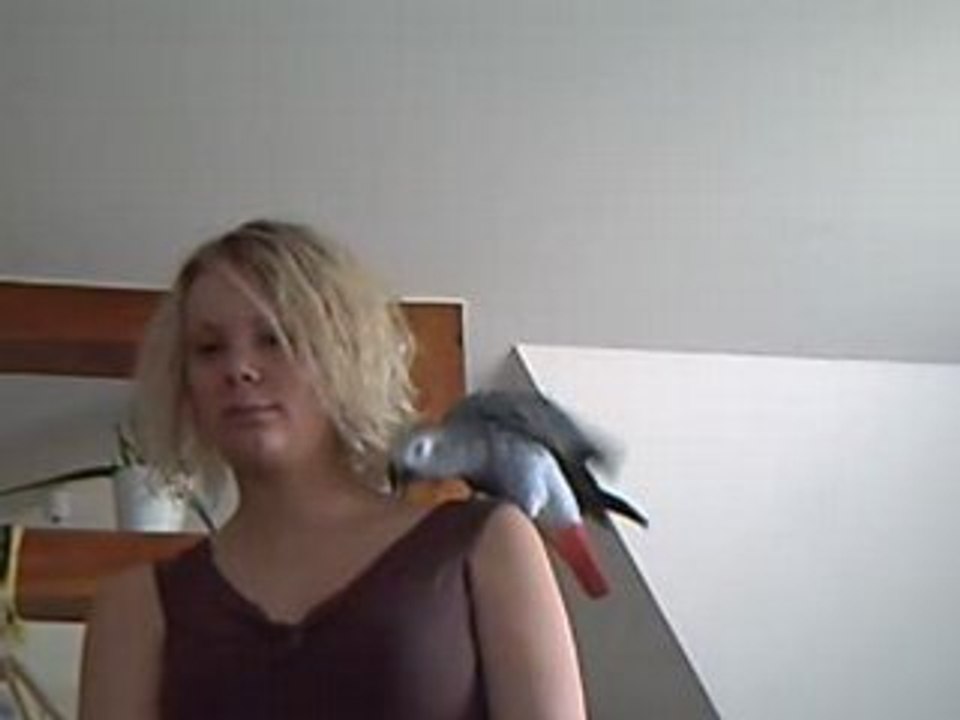 miko joue avec sa maitresse