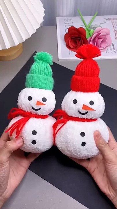 How to Make a Snowman with Towels – Easy DIY Tutorial - DIY Towel Snowman Craft