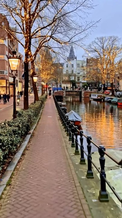 BALADE le long du canal d’Amsterdam