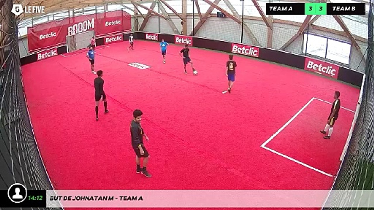 But de Johnatan M - Team A