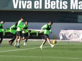 Las novedades sobre Isco y Fornals acaparan la atención en el entrenamiento del Betis