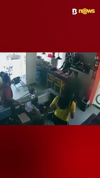 VÍDEO: Homem arrasta ex-namorada pelo cabelo e a agride com pelo menos 25 chutes e socos