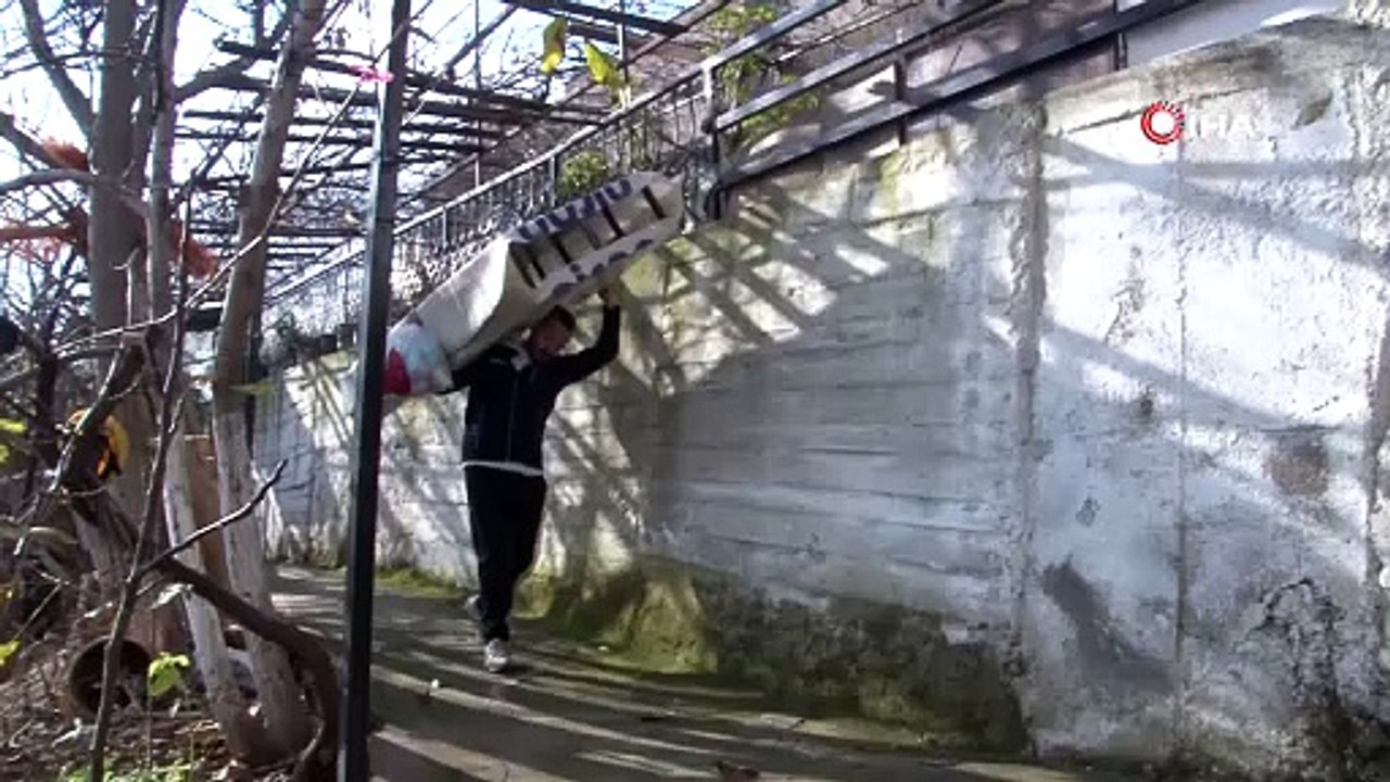 Kendi evinde uyuduğunu sanan adam sabah kalkınca şok oldu!