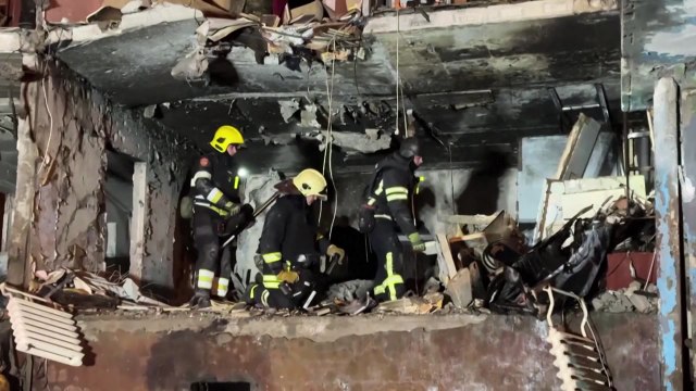 러, 우크라 하르키우 아파트 드론 공격...최소 6명 부상 / YTN