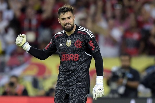 Matheus Cunha explica como Filipe Luís lidou disputa de goleiros no Flamengo