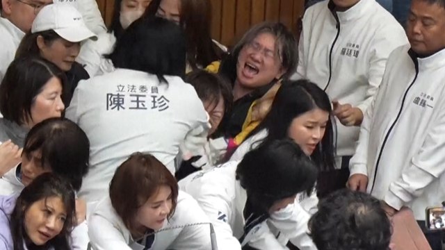Une loi bloquée par une occupation chaotique du Parlement taïwanais