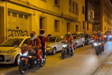 Papá Noel llega a Soria en moto