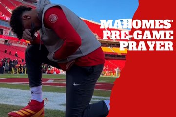 Patrick Mahomes' pre-game prayer revealed in close-up video