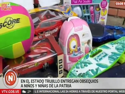 Trujillo | Con música y bailes navideños entregaron juguetes a los niños y niñas de la patria