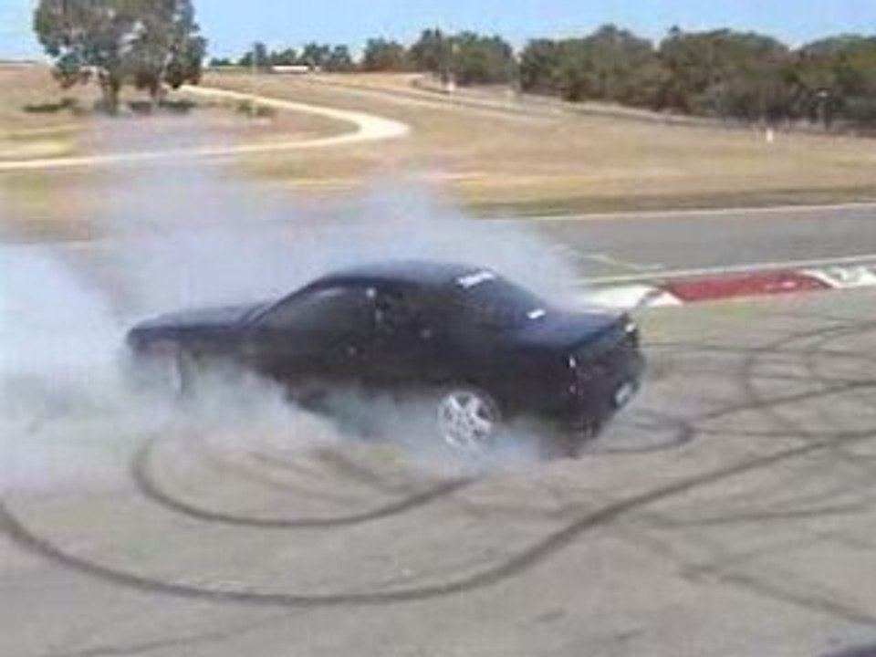Burnout - Nissan Skyline